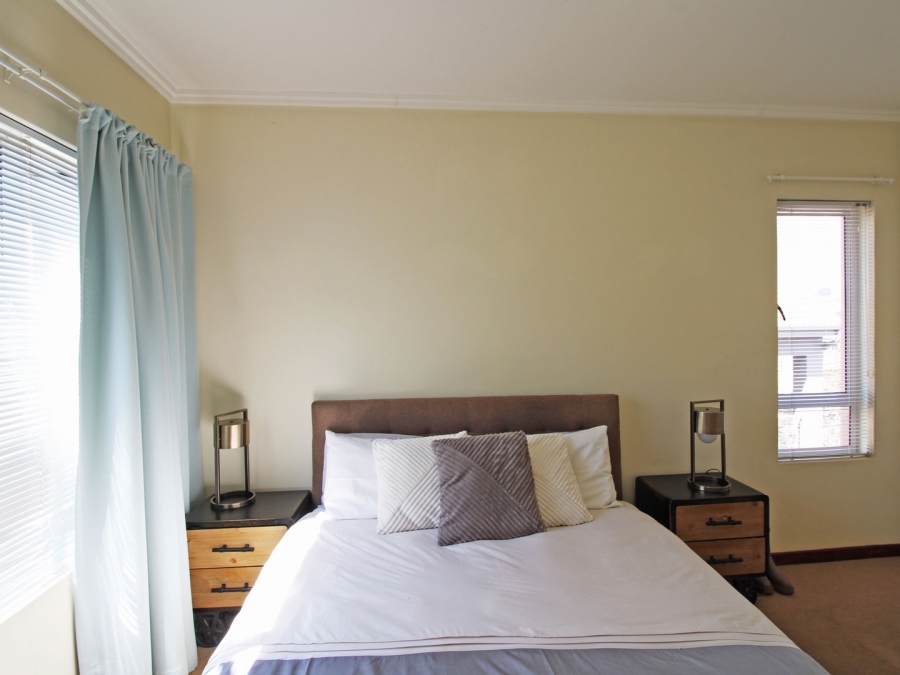 1 Bedroom Property for Sale in Bryanston Gauteng