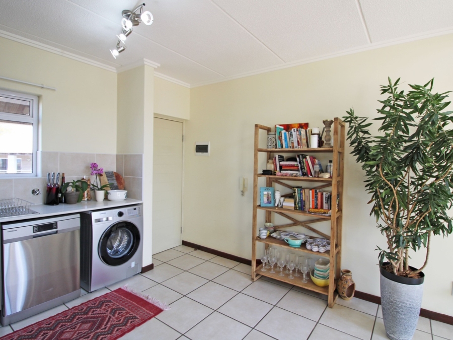 1 Bedroom Property for Sale in Bryanston Gauteng