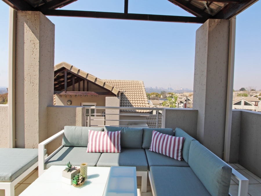 1 Bedroom Property for Sale in Bryanston Gauteng