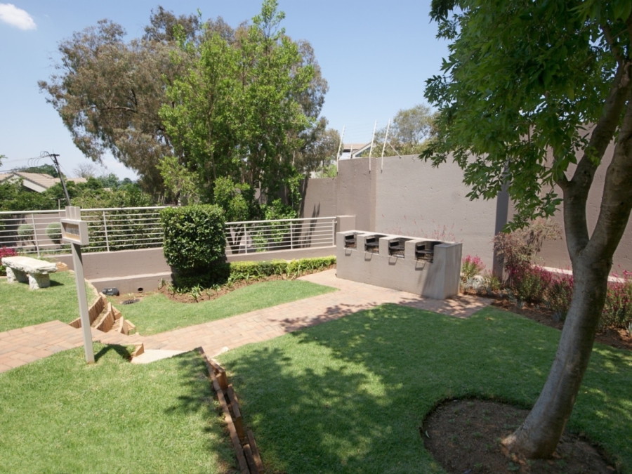 1 Bedroom Property for Sale in Bryanston Gauteng