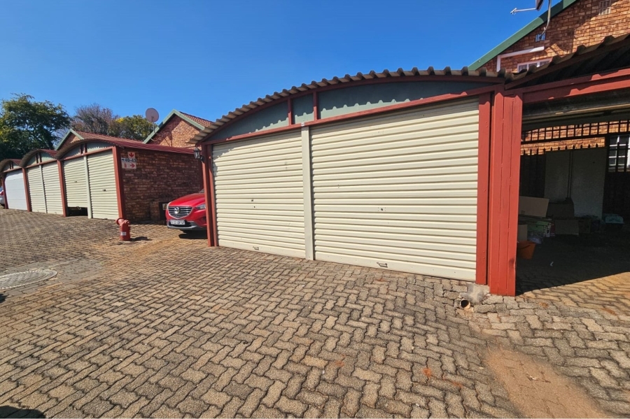 3 Bedroom Property for Sale in Clubview Gauteng