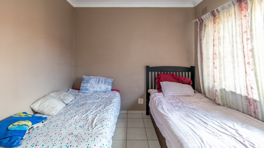 2 Bedroom Property for Sale in Fontainebleau Gauteng