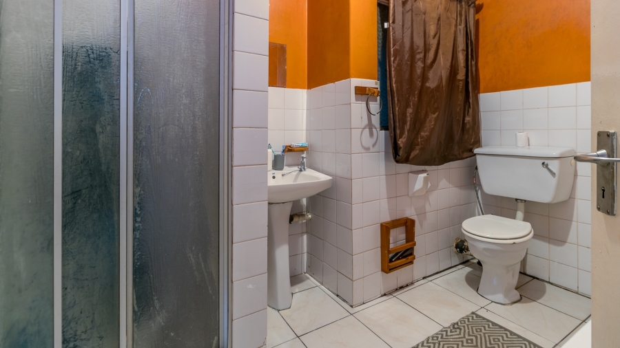 2 Bedroom Property for Sale in Fontainebleau Gauteng