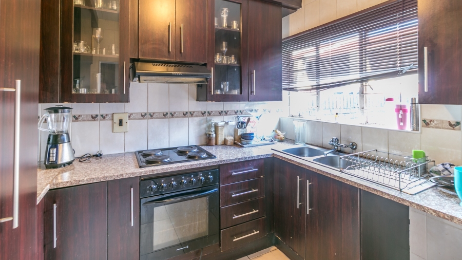 2 Bedroom Property for Sale in Fontainebleau Gauteng