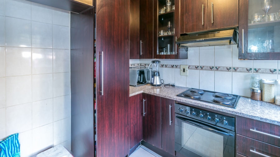 2 Bedroom Property for Sale in Fontainebleau Gauteng