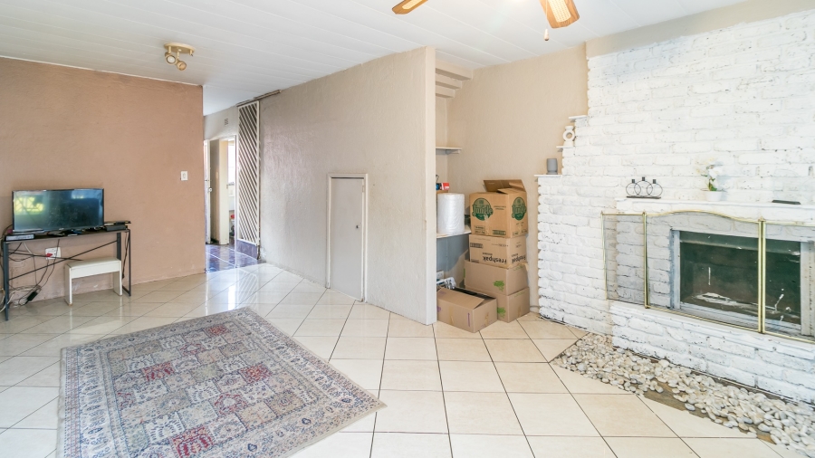 2 Bedroom Property for Sale in Fontainebleau Gauteng