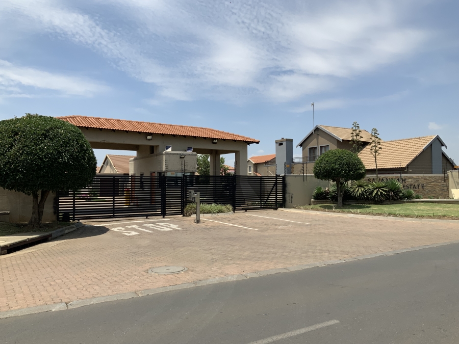 3 Bedroom Property for Sale in Sonneveld Gauteng