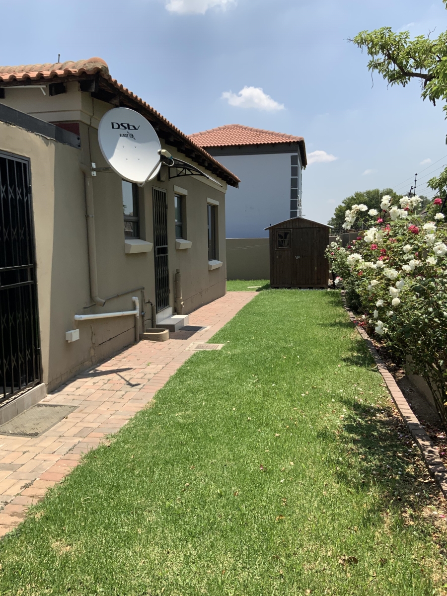 3 Bedroom Property for Sale in Sonneveld Gauteng