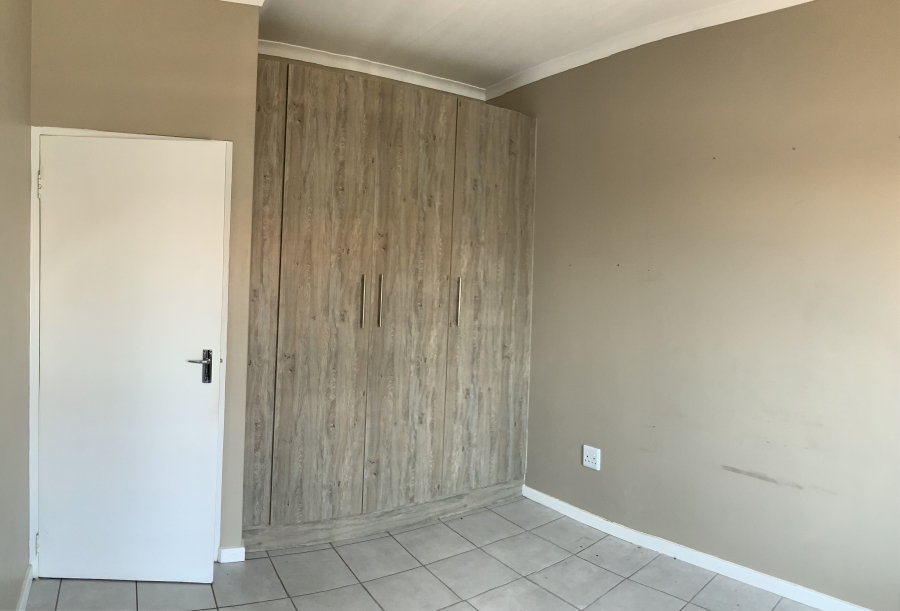 3 Bedroom Property for Sale in Sonneveld Gauteng