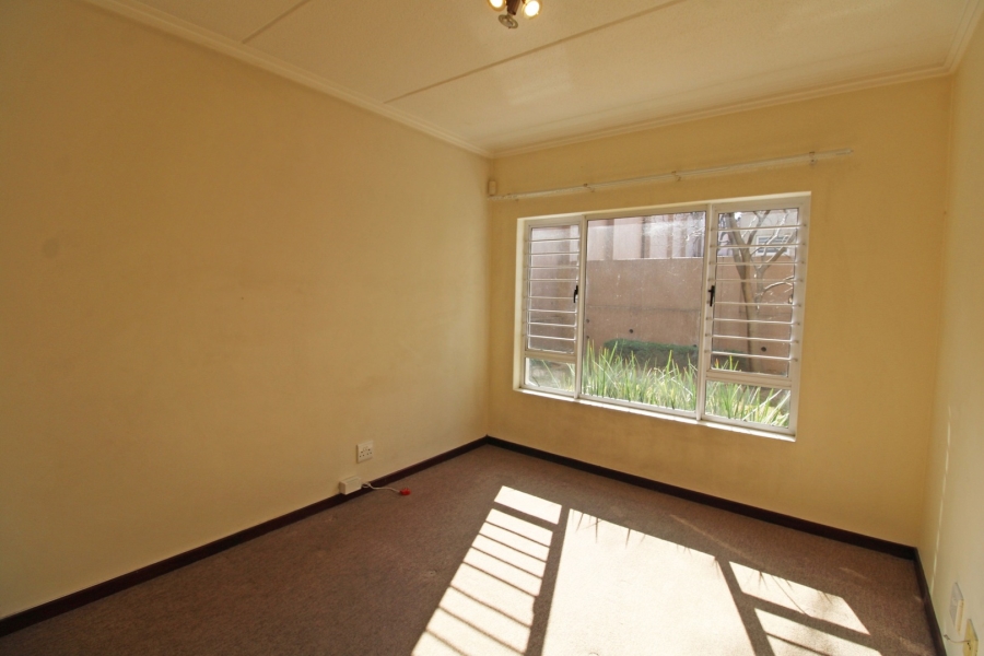 To Let 1 Bedroom Property for Rent in Bryanston Gauteng