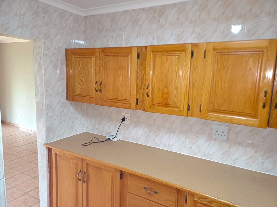 To Let 3 Bedroom Property for Rent in Rooihuiskraal Gauteng