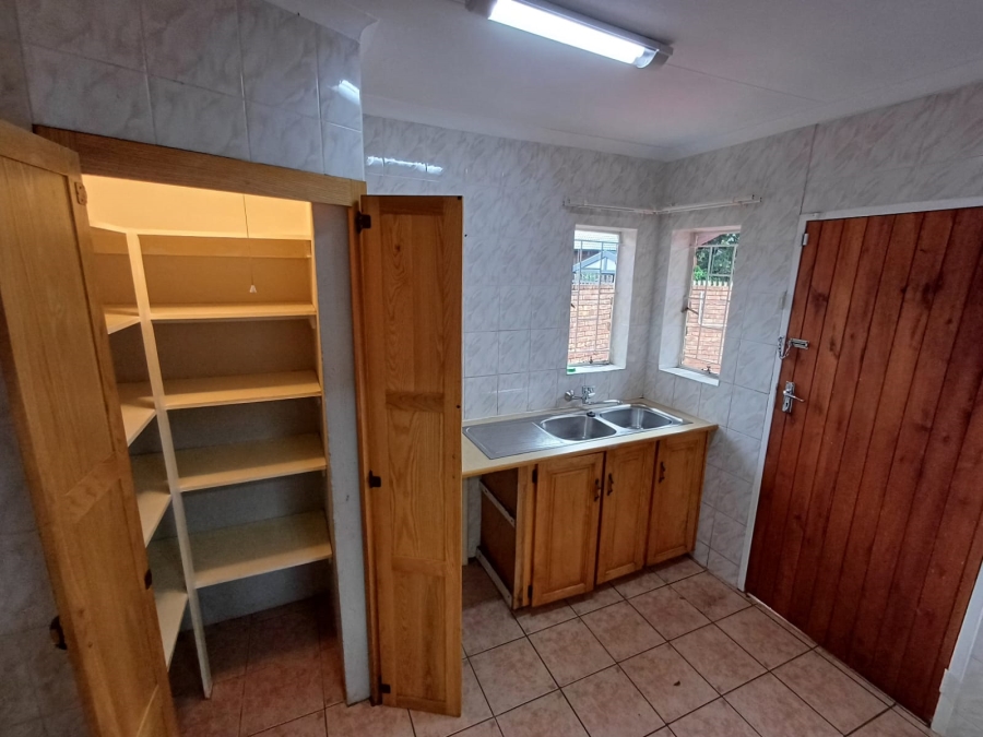 To Let 3 Bedroom Property for Rent in Rooihuiskraal Gauteng