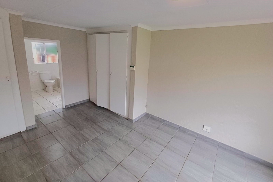 To Let 3 Bedroom Property for Rent in Rooihuiskraal Gauteng