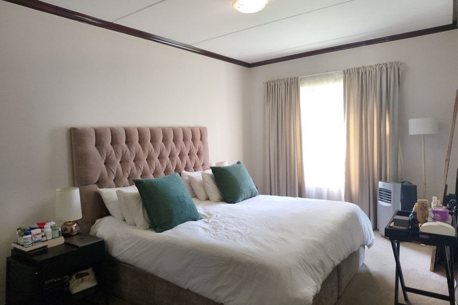 To Let 2 Bedroom Property for Rent in Fourways Gauteng