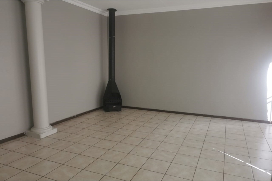 To Let 4 Bedroom Property for Rent in Dersley Gauteng