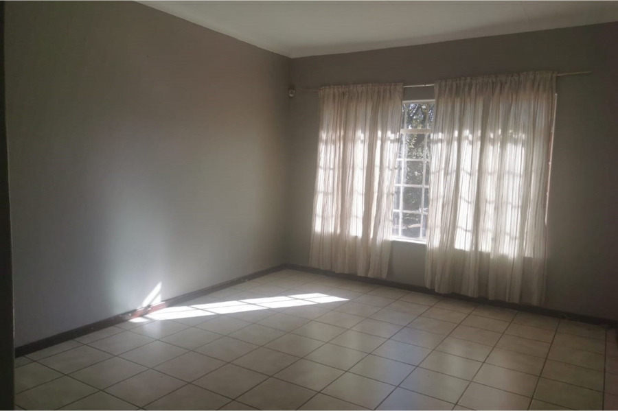 To Let 4 Bedroom Property for Rent in Dersley Gauteng