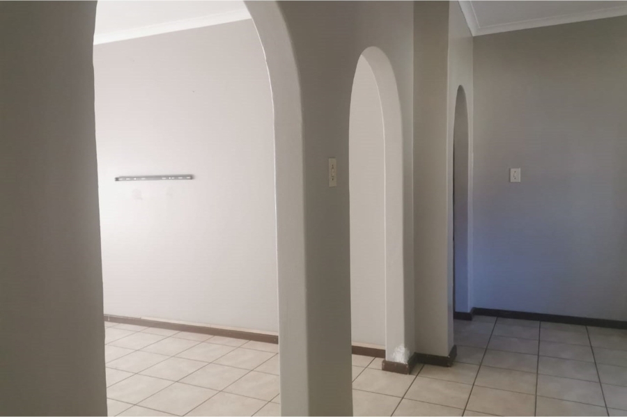 To Let 4 Bedroom Property for Rent in Dersley Gauteng