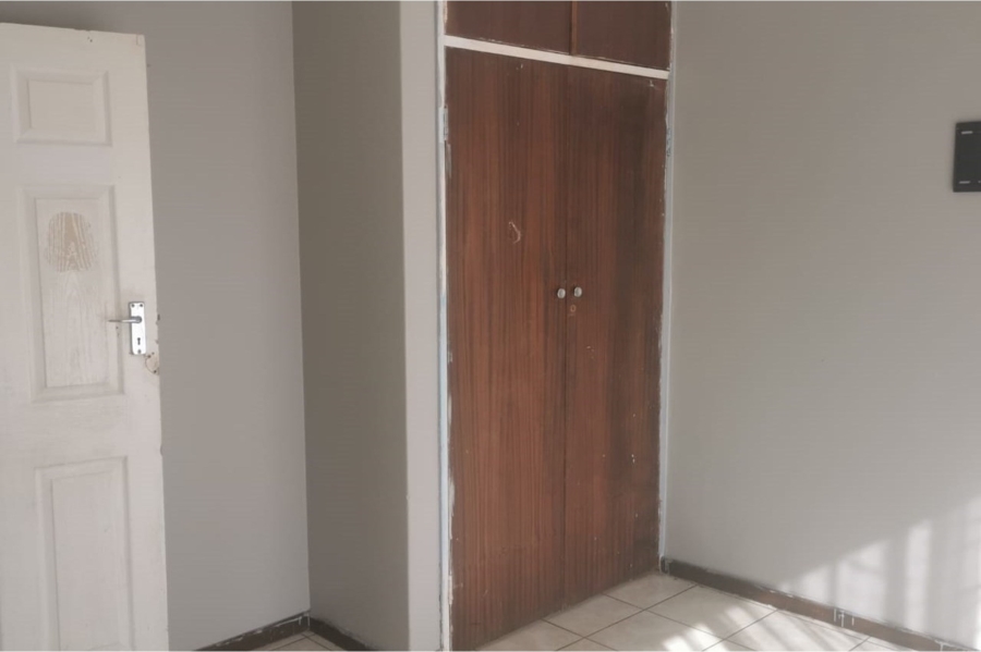 To Let 4 Bedroom Property for Rent in Dersley Gauteng