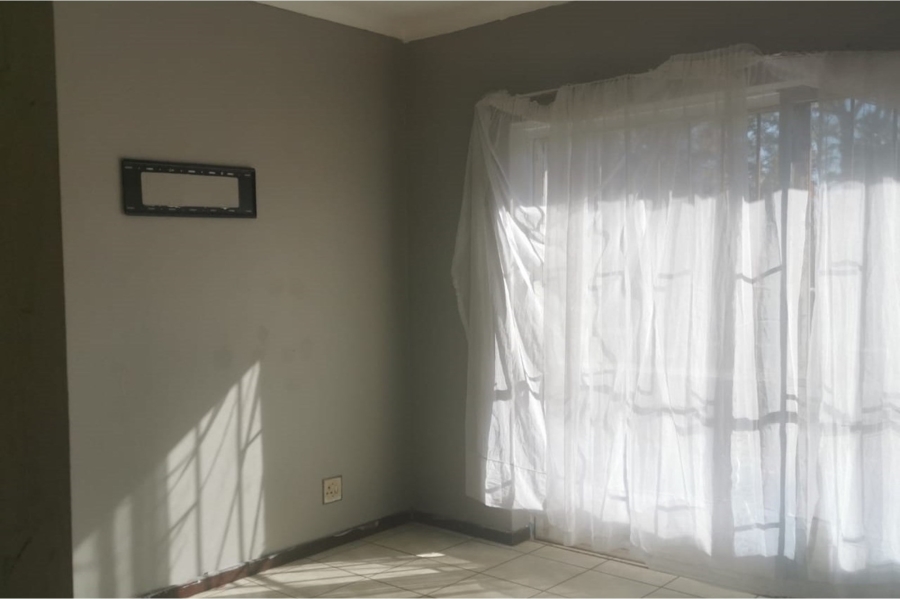 To Let 4 Bedroom Property for Rent in Dersley Gauteng
