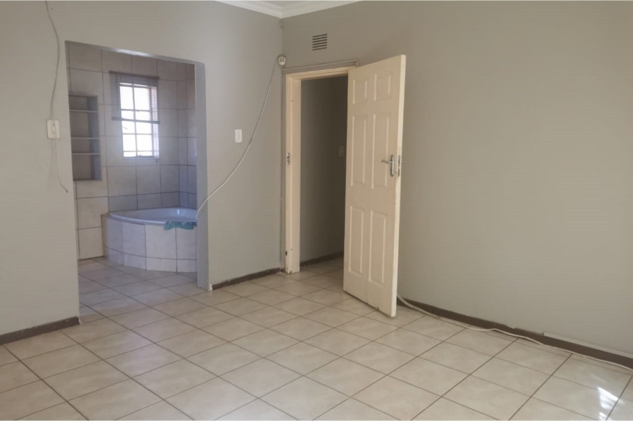 To Let 4 Bedroom Property for Rent in Dersley Gauteng