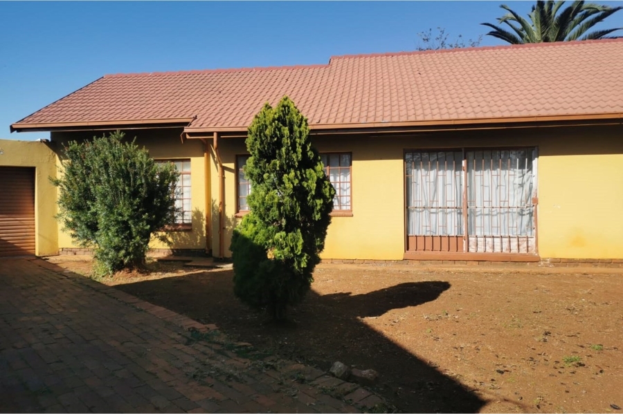 To Let 4 Bedroom Property for Rent in Dersley Gauteng