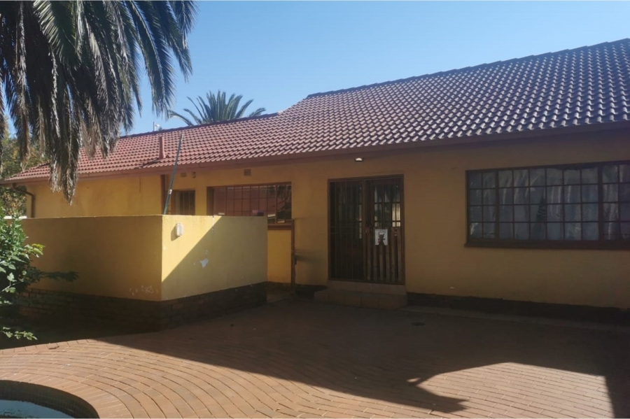 To Let 4 Bedroom Property for Rent in Dersley Gauteng