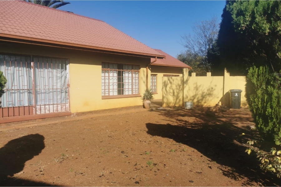 To Let 4 Bedroom Property for Rent in Dersley Gauteng