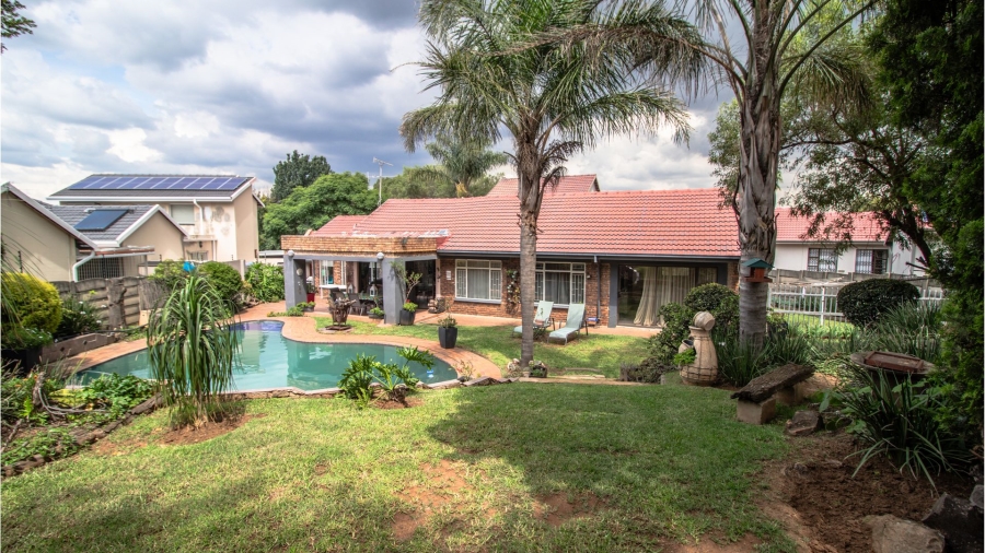 4 Bedroom Property for Sale in Marais Steyn Park Gauteng