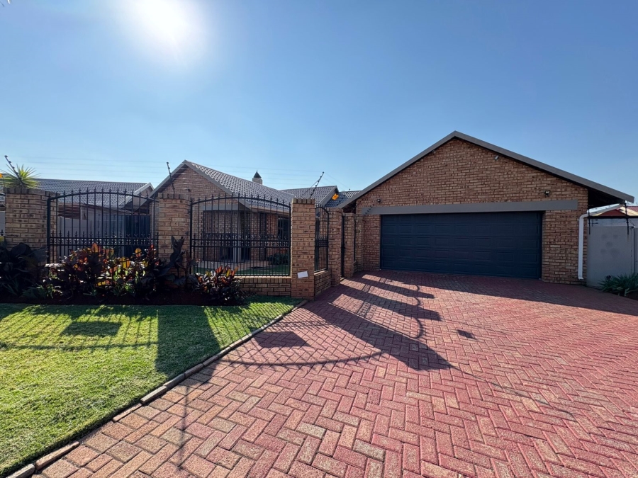 3 Bedroom Property for Sale in Krugersrus Gauteng