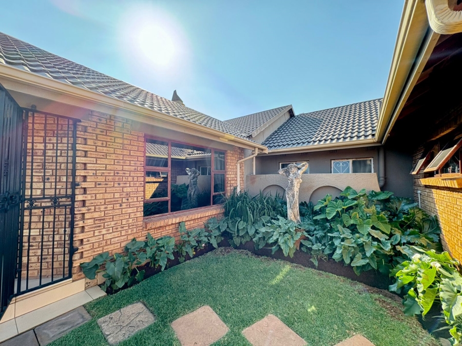 3 Bedroom Property for Sale in Krugersrus Gauteng