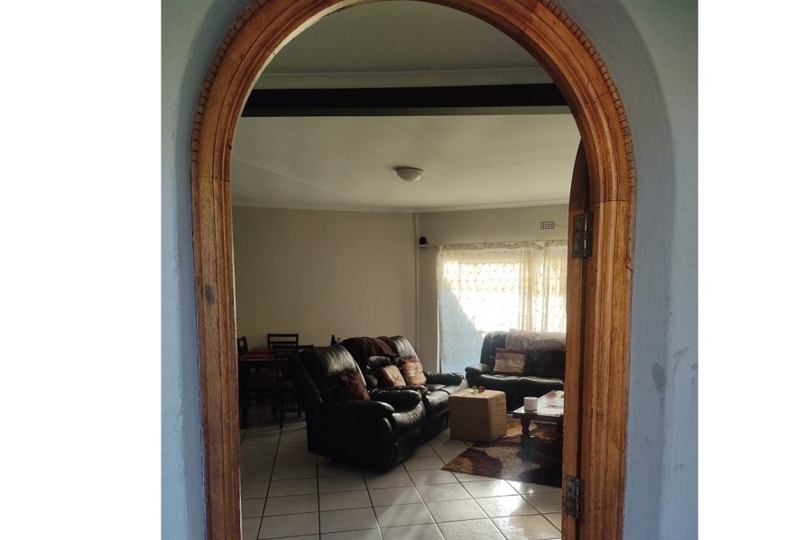 To Let 3 Bedroom Property for Rent in Rouxville Gauteng