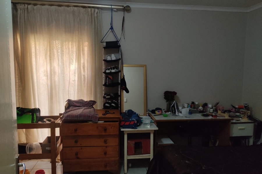 To Let 3 Bedroom Property for Rent in Rouxville Gauteng