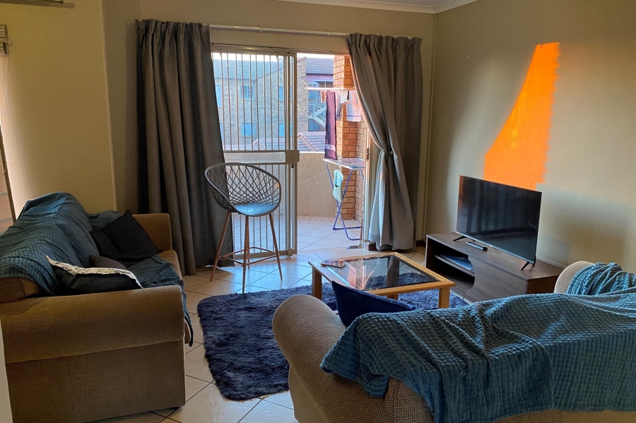 2 Bedroom Property for Sale in Die Hoewes Gauteng