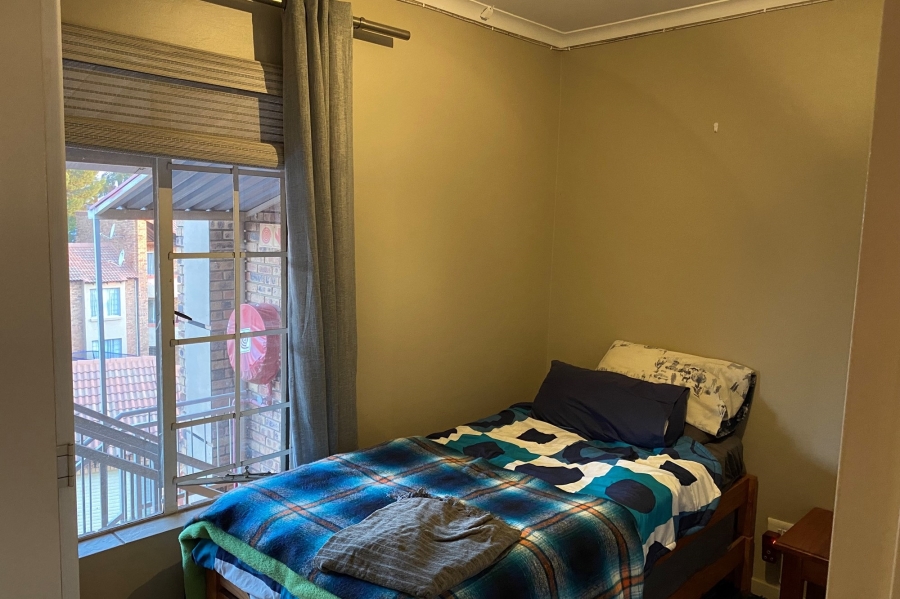 2 Bedroom Property for Sale in Die Hoewes Gauteng
