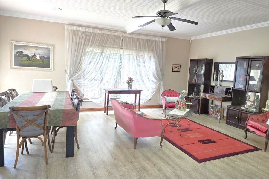 4 Bedroom Property for Sale in Glen Marais Gauteng