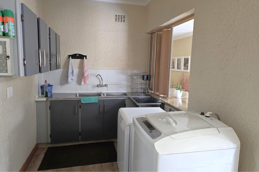 4 Bedroom Property for Sale in Glen Marais Gauteng