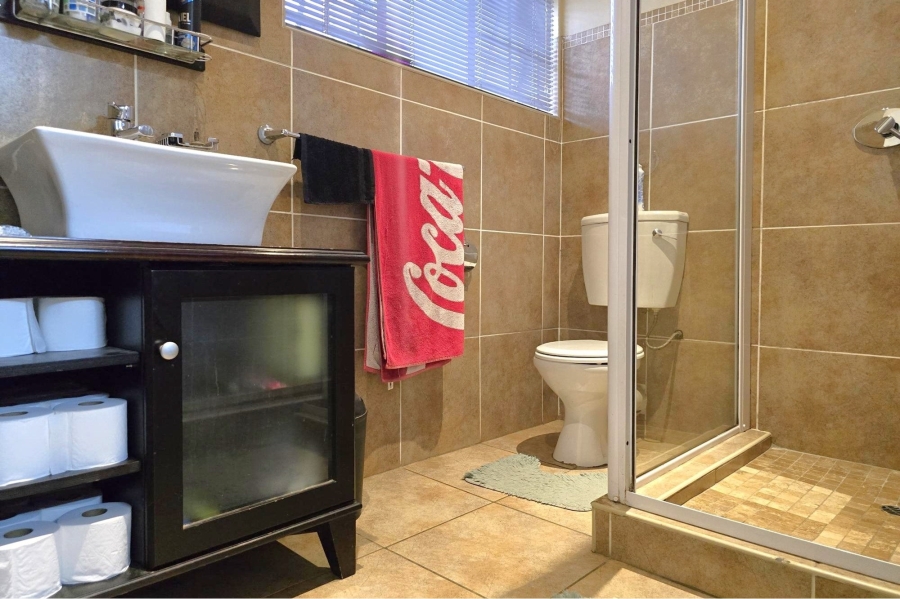 4 Bedroom Property for Sale in Glen Marais Gauteng