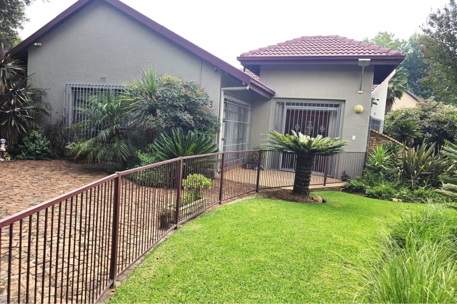 4 Bedroom Property for Sale in Glen Marais Gauteng