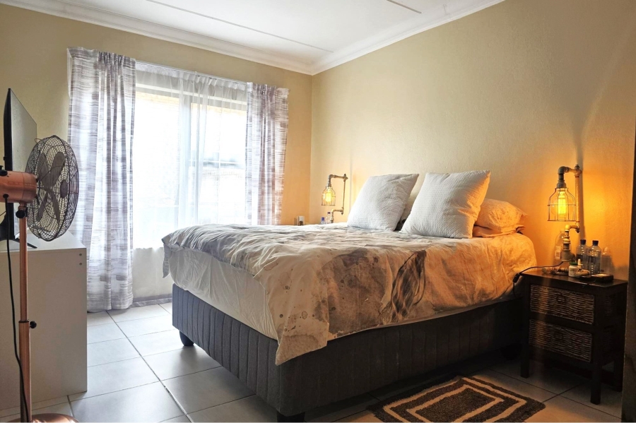 2 Bedroom Property for Sale in Glen Marais Gauteng