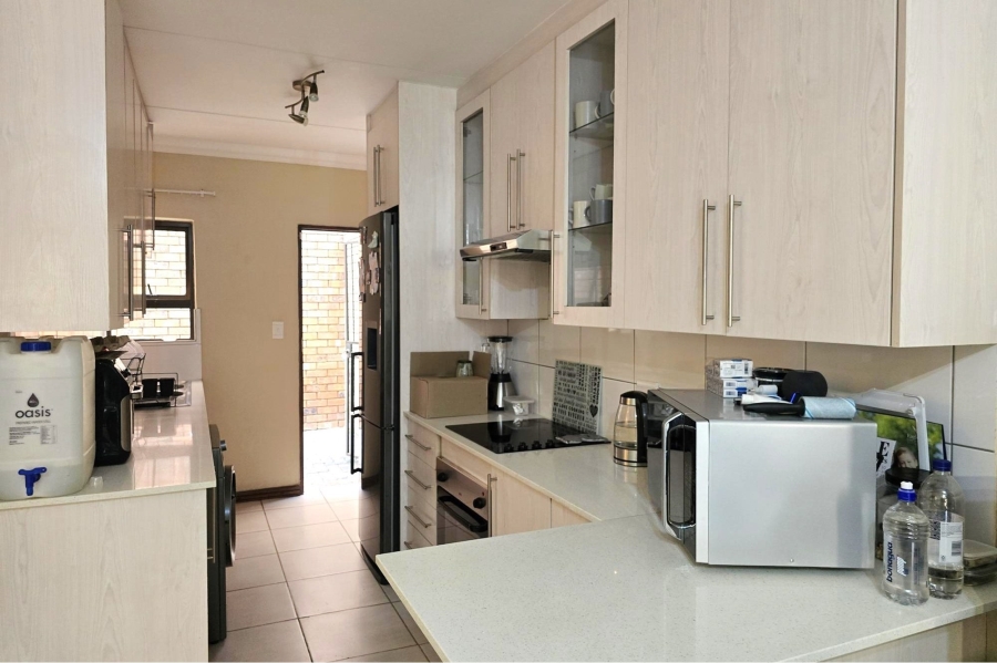 2 Bedroom Property for Sale in Glen Marais Gauteng