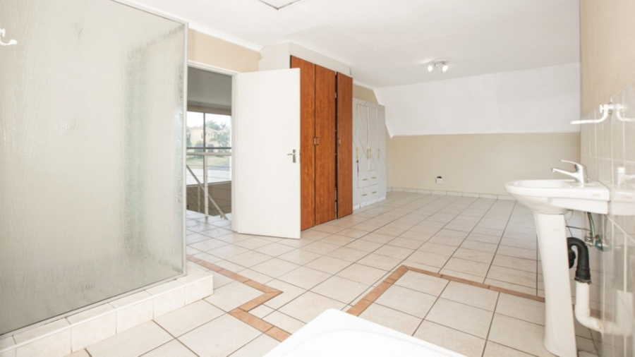 3 Bedroom Property for Sale in Halfway Gardens Gauteng