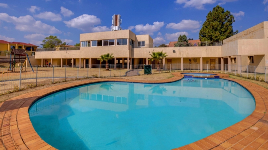 3 Bedroom Property for Sale in Halfway Gardens Gauteng