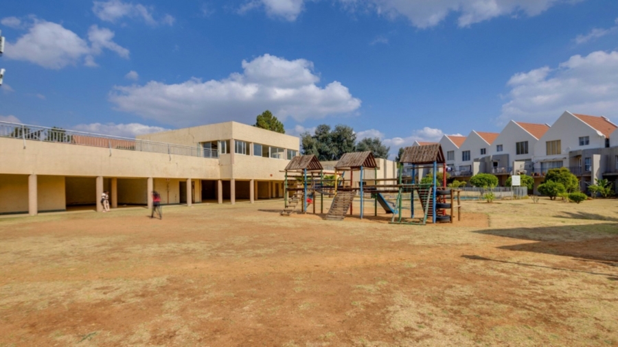 3 Bedroom Property for Sale in Halfway Gardens Gauteng