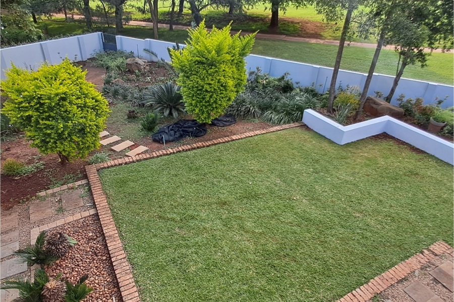 4 Bedroom Property for Sale in Woodhill Estate Gauteng