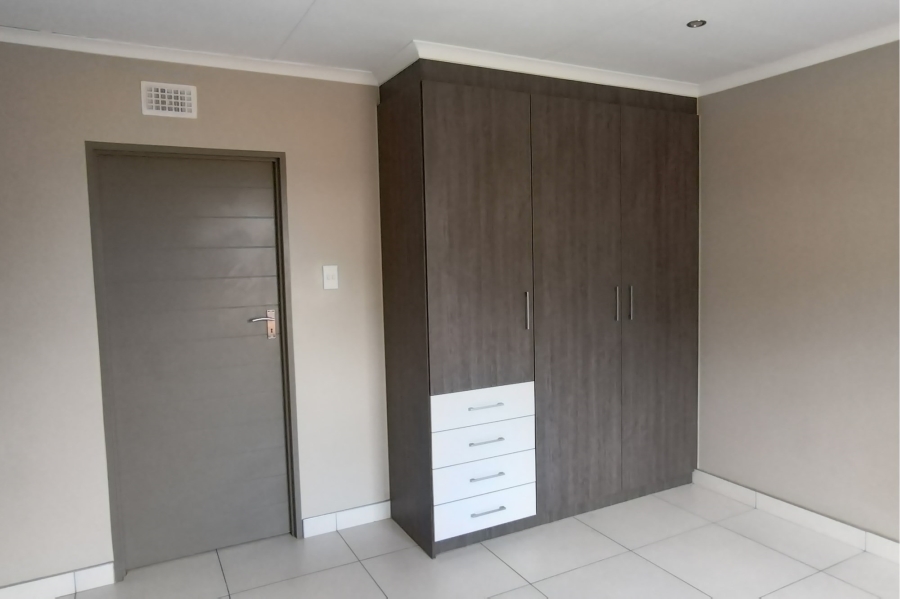3 Bedroom Property for Sale in Clayville Gauteng