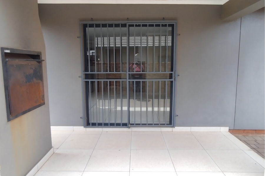 3 Bedroom Property for Sale in Clayville Gauteng