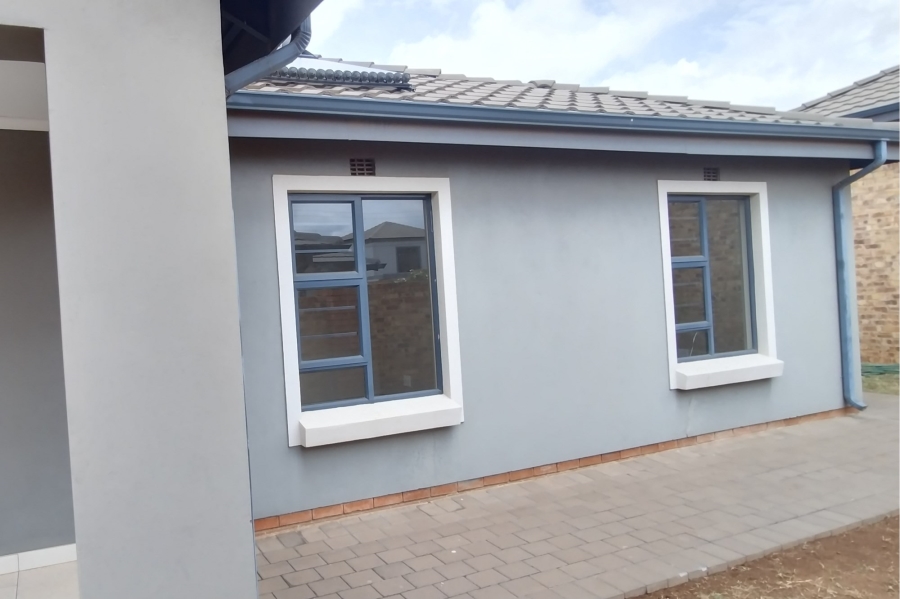3 Bedroom Property for Sale in Clayville Gauteng