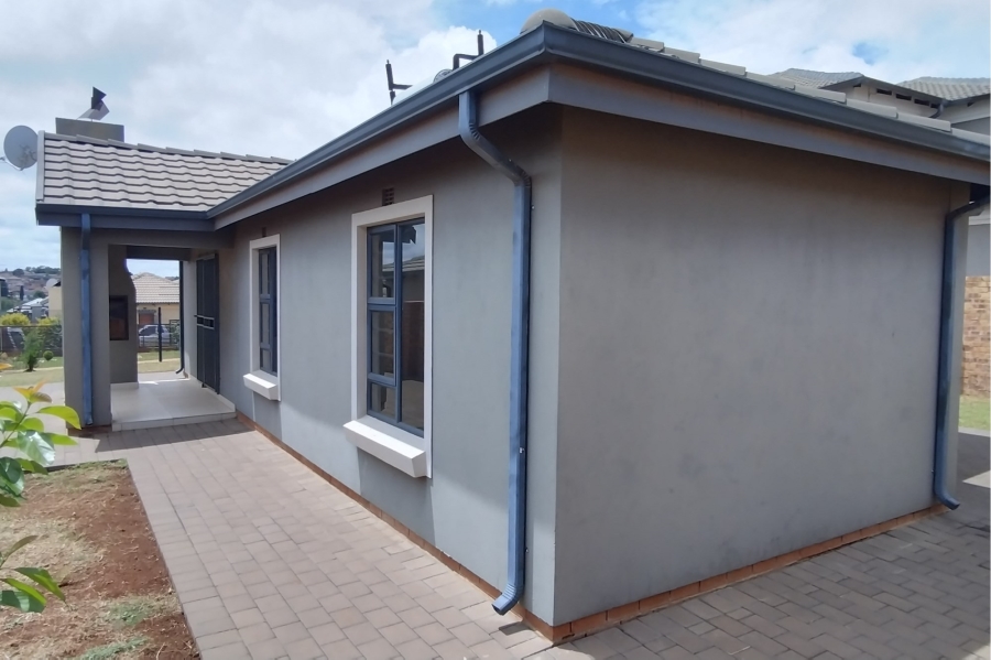 3 Bedroom Property for Sale in Clayville Gauteng