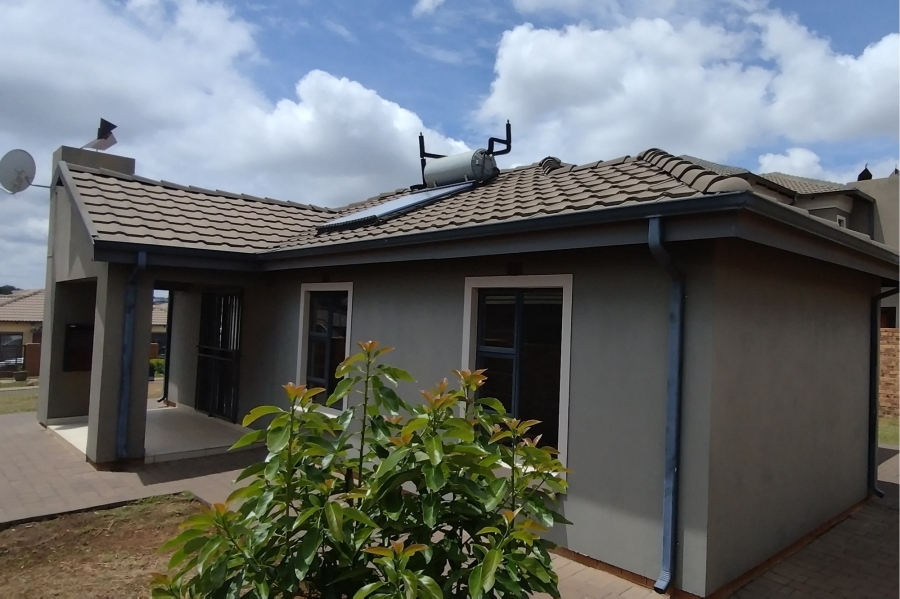 3 Bedroom Property for Sale in Clayville Gauteng