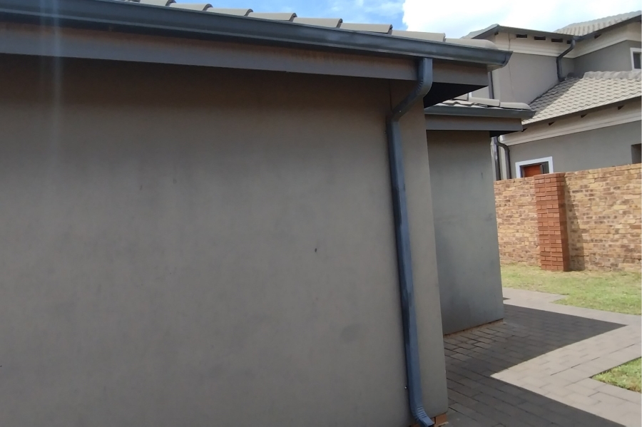 3 Bedroom Property for Sale in Clayville Gauteng